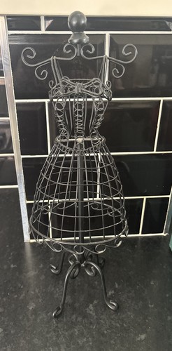 Metal wire dress - wire, form