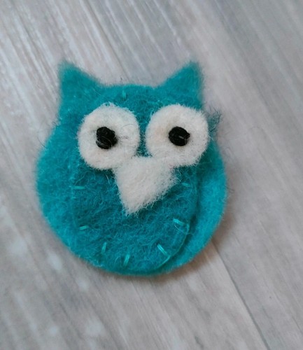 Blue felt owl brooch 4cmx5cm - felt,