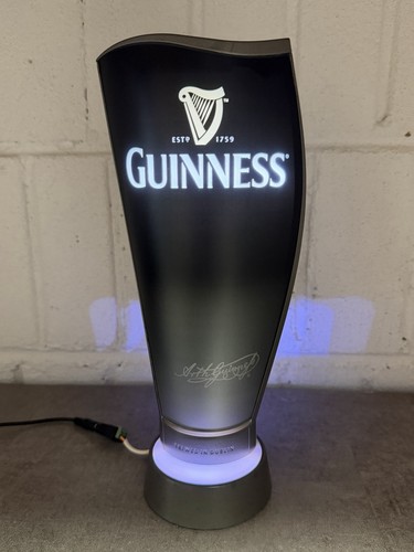 Guinness font pub bar - font,, pub,bar