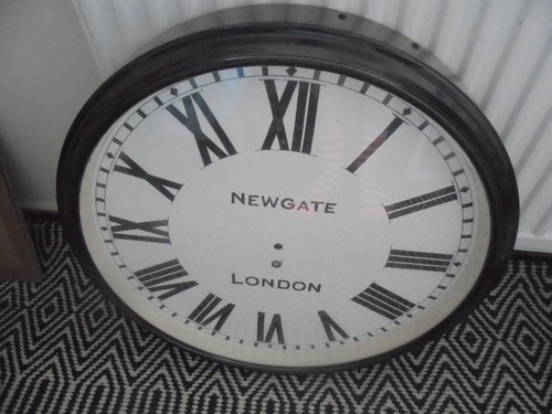 Large newgate wall - newgate,