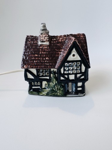 Quaint vintage ceramic - a,