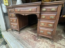 Good walnut desk, 9 drawers