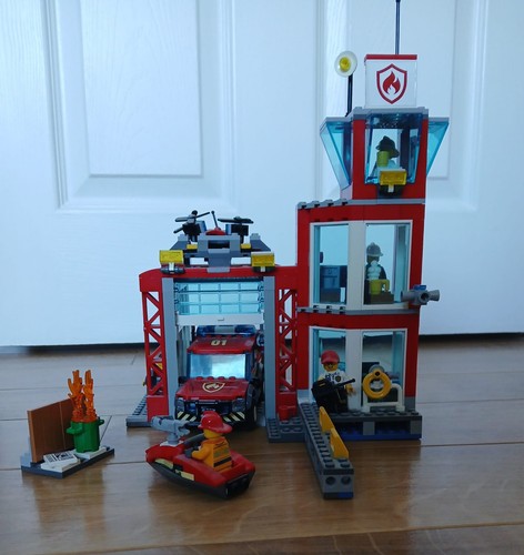 Lego city fire station 60215 - station,