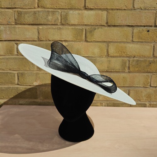 Ivory black large fascinator - black,