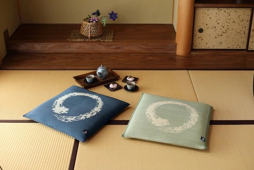 Water wipable zabuton cushion - water-wipable,