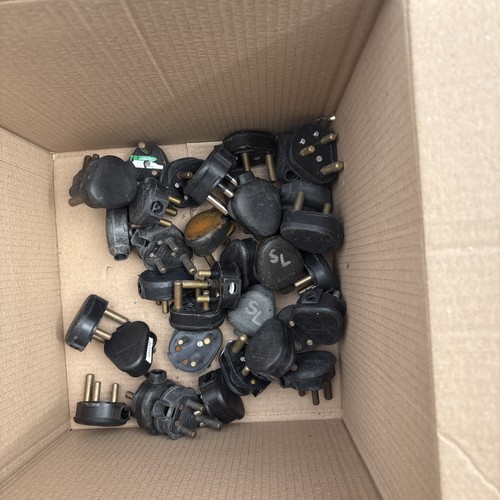 Lot 30x 15a amp round - 15,