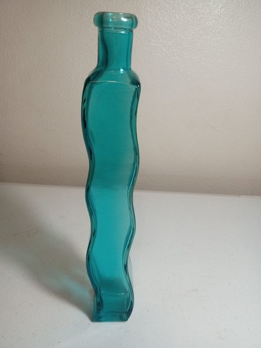 Blue curvey accent art - 12",