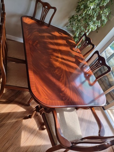 Solid wood extending dining