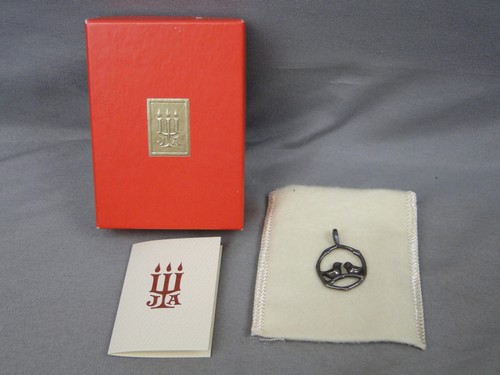 Retired james avery love birds - james,