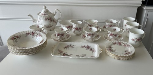 Royal albert bone china - royal,