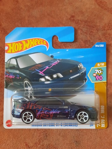 Hot wheels new nissan skyline - new.,