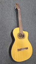TAKAMINE T30 CLASSICAL GUITAR