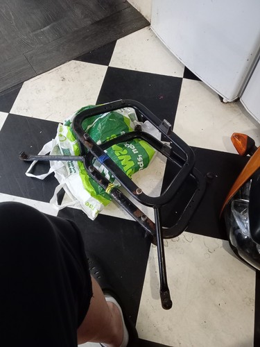 Give mono key pannier - give, mounting