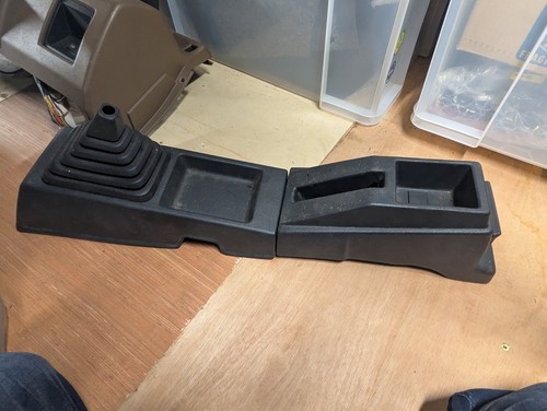 Nissan micra k10 black console - nissan,