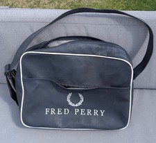Vintage 90's Fred Perry Navy