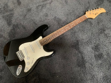 Power Play 6 String Electric Guitar - Black - Good condition