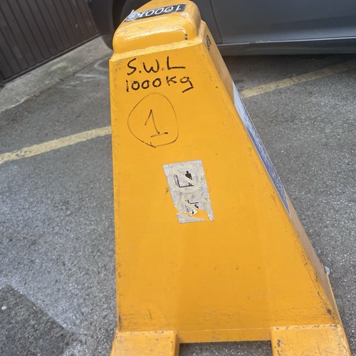 Toyota manual pallet truck - toyota,