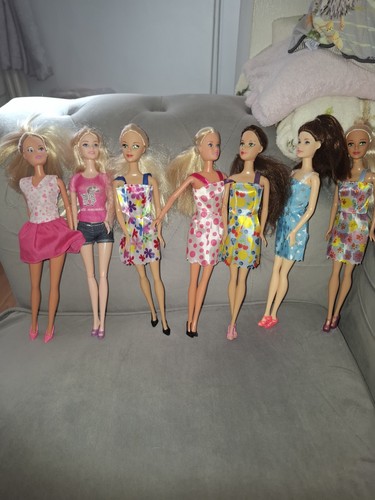Fashion dolls including 2 - fashion,