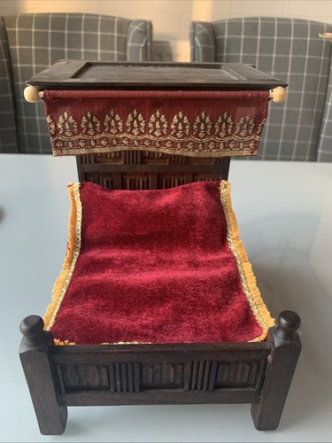 12th scale dolls house - scale,