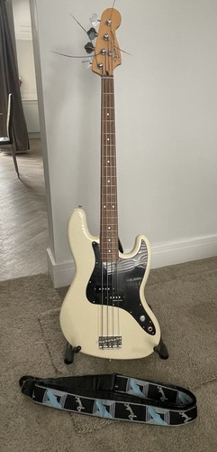 Fender precision bass - fender, olympic
