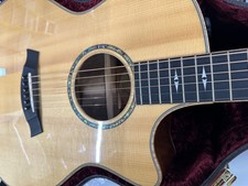 Taylor guitar LIMITED Edition