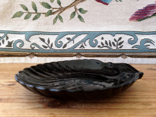 Good size black glass scallop - good,