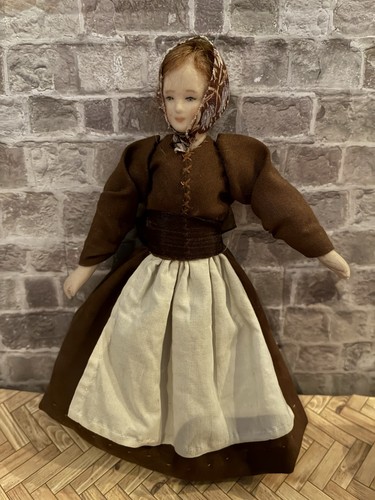 Dolls house scale - 1/12,