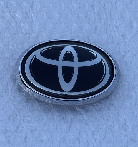 Genuine toyota hilux - toyota, 2020