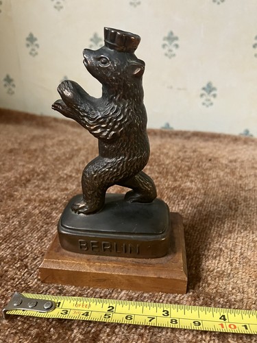 Vintage solid symbol berlin - vintage,