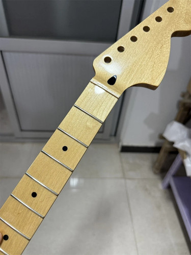 Big headstock 22fret maple - big,