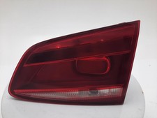 VOLKSWAGEN PASSAT Tail Light