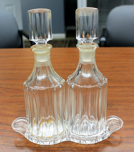 Vintag mcm oil vinegar cruet - vintag,