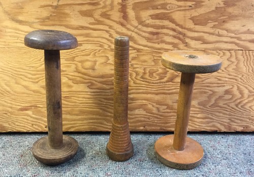 Lot old wooden bobbins - of, 3