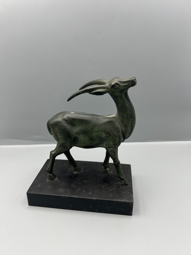 Antique bronze sculpture - bronze,