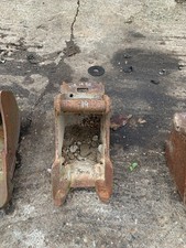 9" excavator bucket to suit approx 1.5 ton. Harford SL10 quickhitch...  £120+VAT
