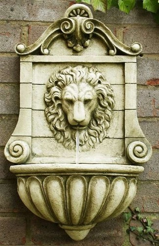 King lion head water feature - king,