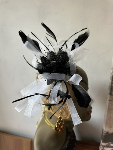 Black and white fascinator - black,