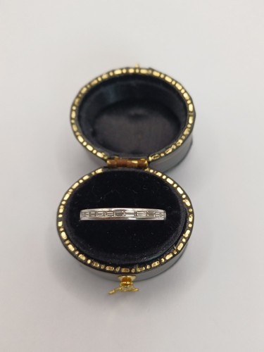 Stunning platinum baguette - platinum,