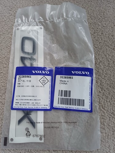 Genuine volvo xc40 black - volvo,