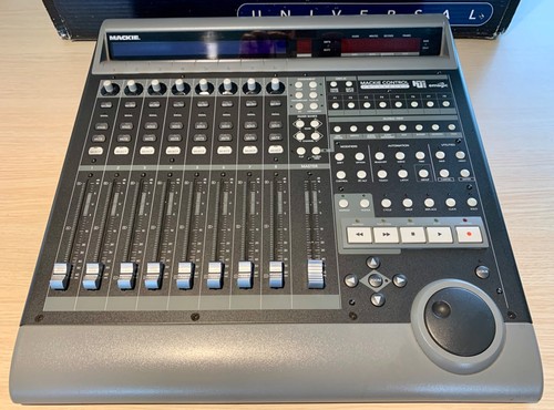Mackie control universal - control,