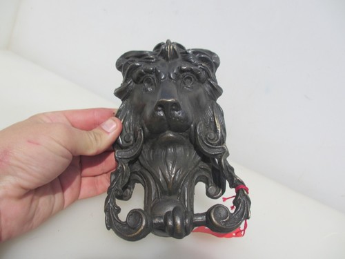 Large antique brass lion - large,