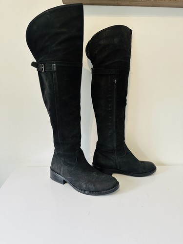 Pied terre black over the - a,