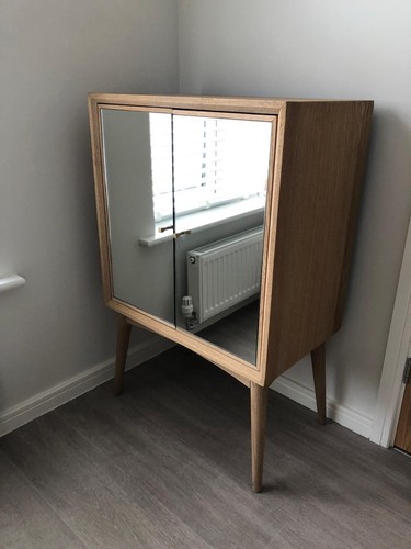 Solid oak sideboard - , furniture