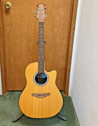 Ovation celebrity guitar cc026 - celebrity,