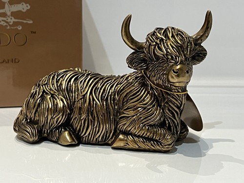 Leonardo bronze lying highland - leonardo,