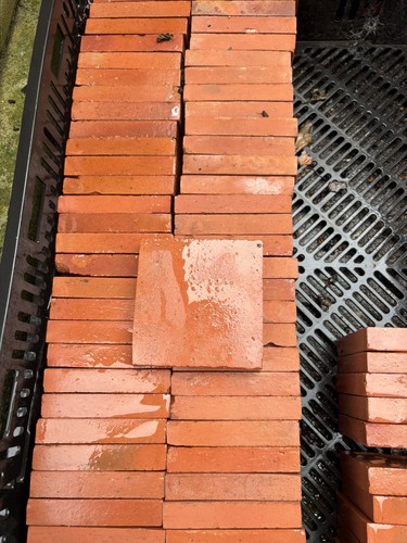 Red quarry tiles daniel - by,