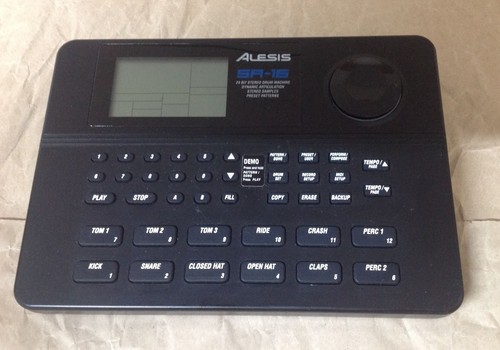 Alesis classic drum - sr-16,