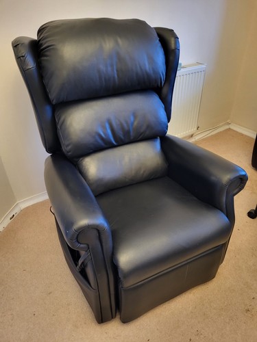Electric black leather riser - electric,