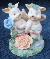 FAIRY (687( PIGS FIGURINE (REGENCY FINE ARTS) Free P&P in UK