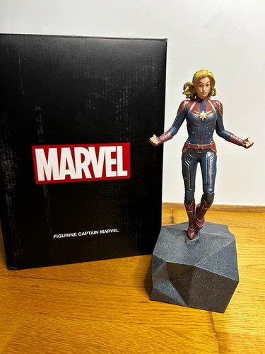 Captain marvel disneyland - captain,